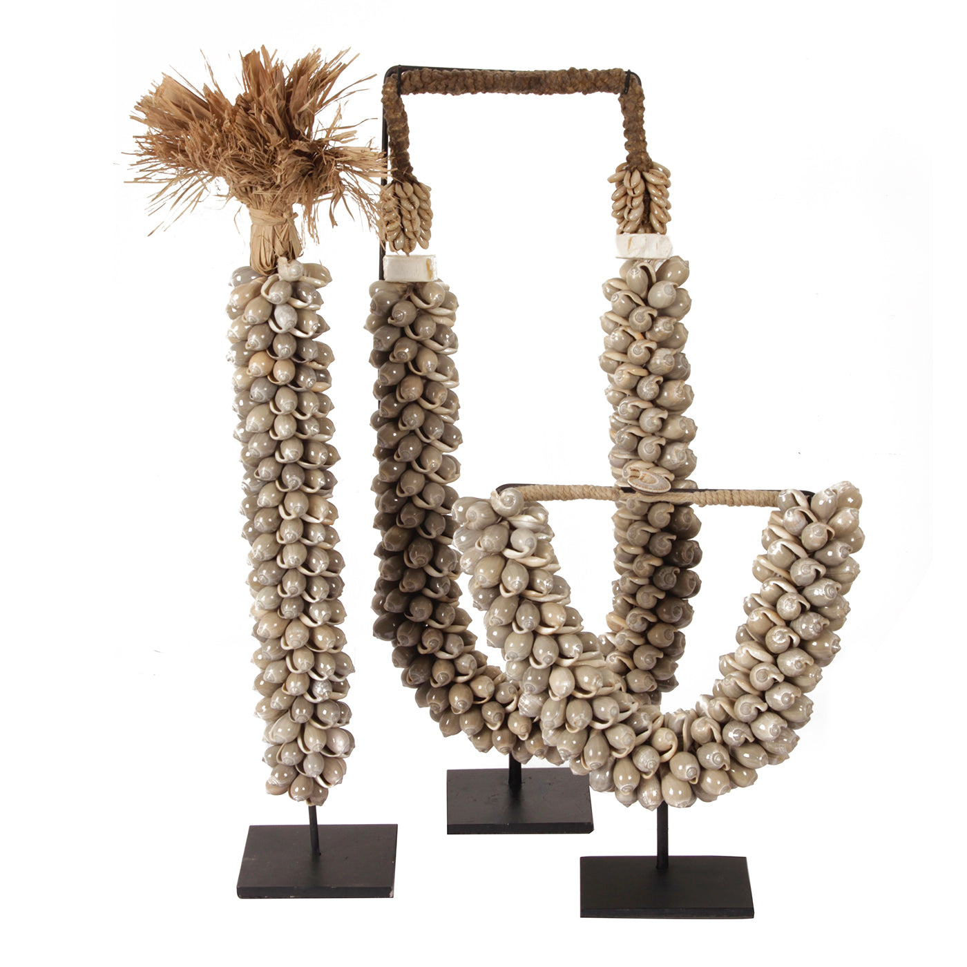 J78 Schelpenketting Op Standaard