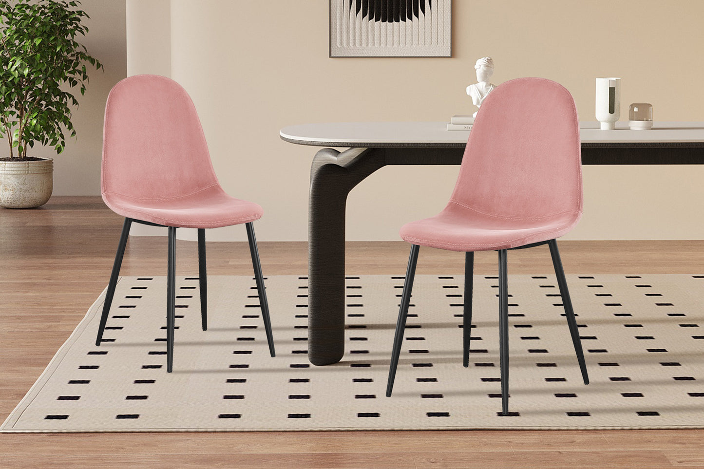 "Chair 'Boy' Velvet Roze"