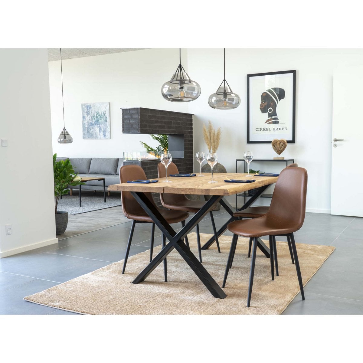 Stockholm Eetkamerstoel - Bruin, PU-leer, zwarte metalen poten, 54x44x88cm - set van 2